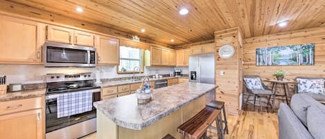 Fridge, microwave, stovetop, dishwasher