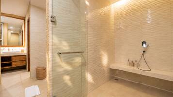 Luxury Glamping with Bathtub | Bathroom | Shower, bathrobes, slippers, bidet