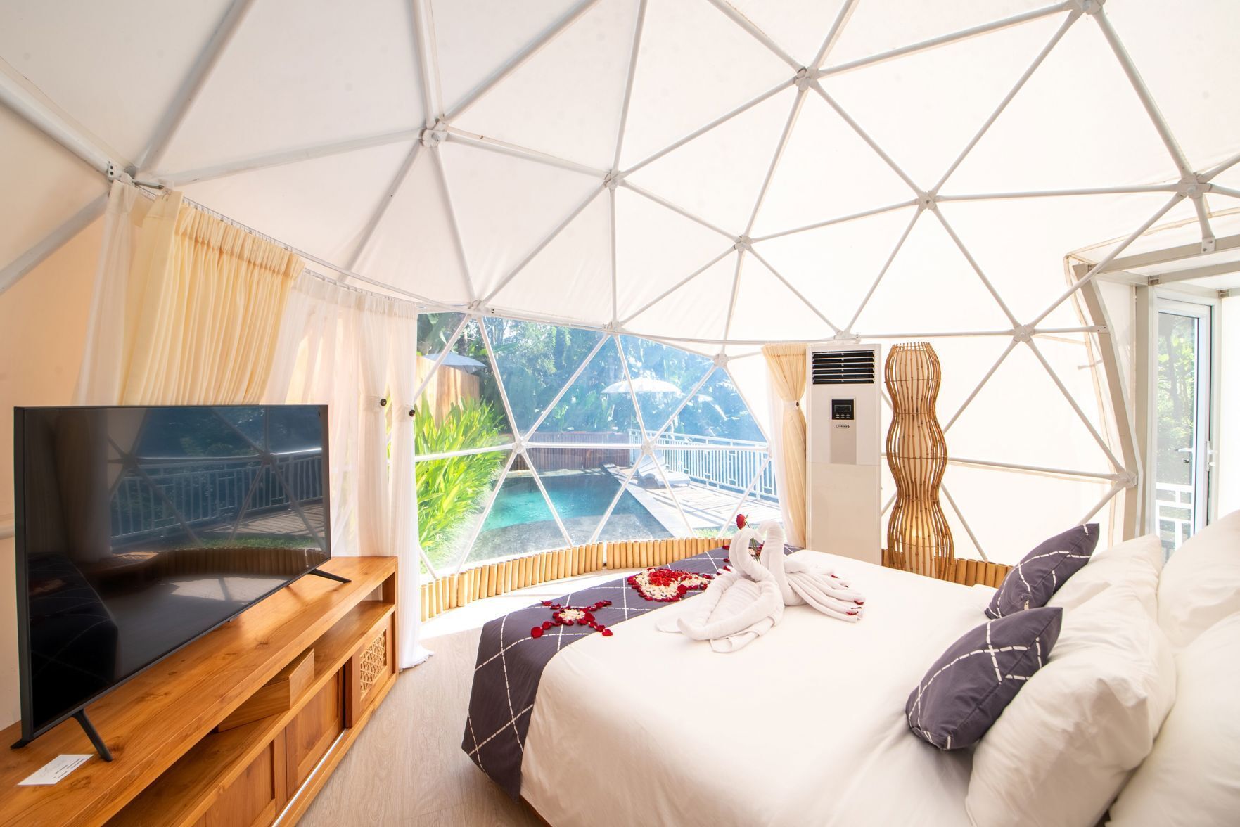 Wifi gratis y ropa de cama 