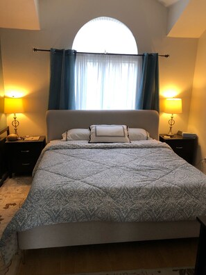 2 chambres, fer et planche à repasser, Wi-Fi, draps fournis