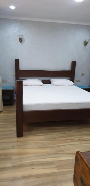 4 bedrooms, free WiFi