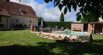 Coucou Cottage lovely stylish cottage with private garden and a pool