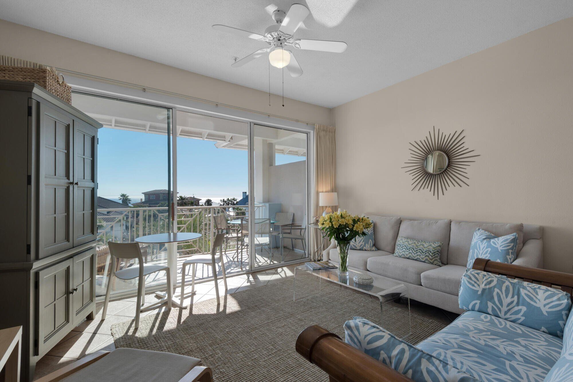 Lovely 1BR Condo Sunny Getaway - Free Parking/Pool