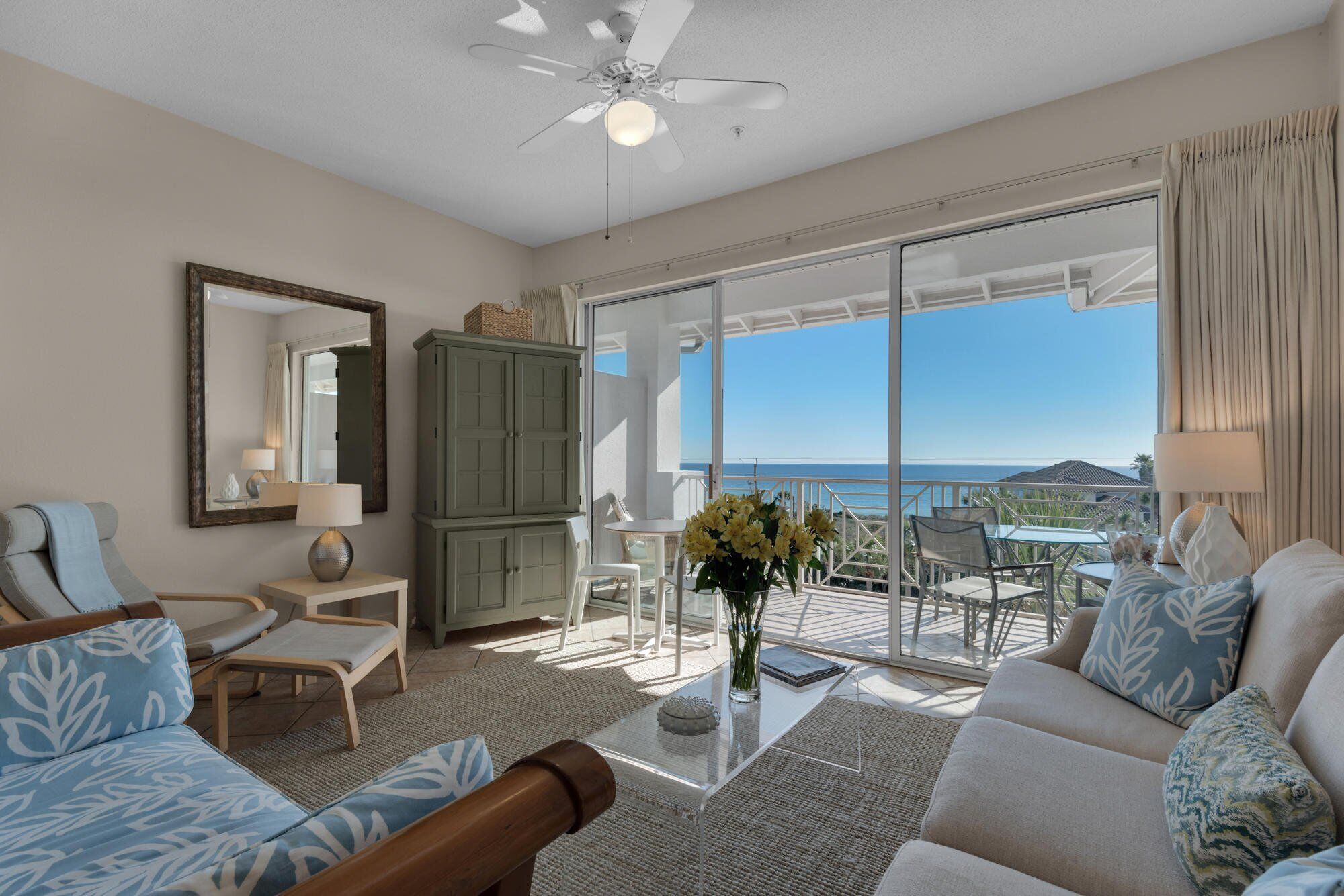 Lovely 1BR Condo Sunny Getaway - Free Parking/Pool