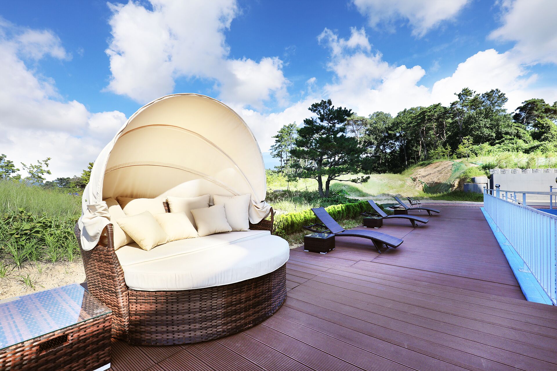 季节性开放的室外游泳池