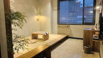 Classic Triple Room, 1 Bedroom | Minibar, in-room safe, desk, blackout drapes