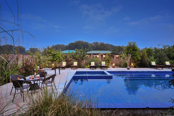 Outdoor pool, pool loungers