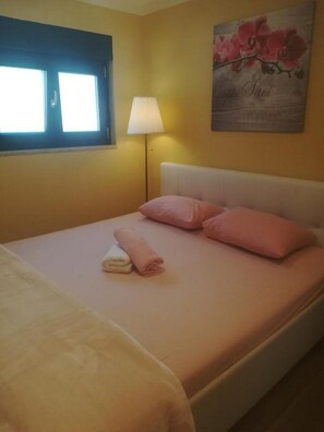 House (Three Bedroom Holiday Home with Swimm) | 3 bedrooms - Holiday Home Maria (Vodice)