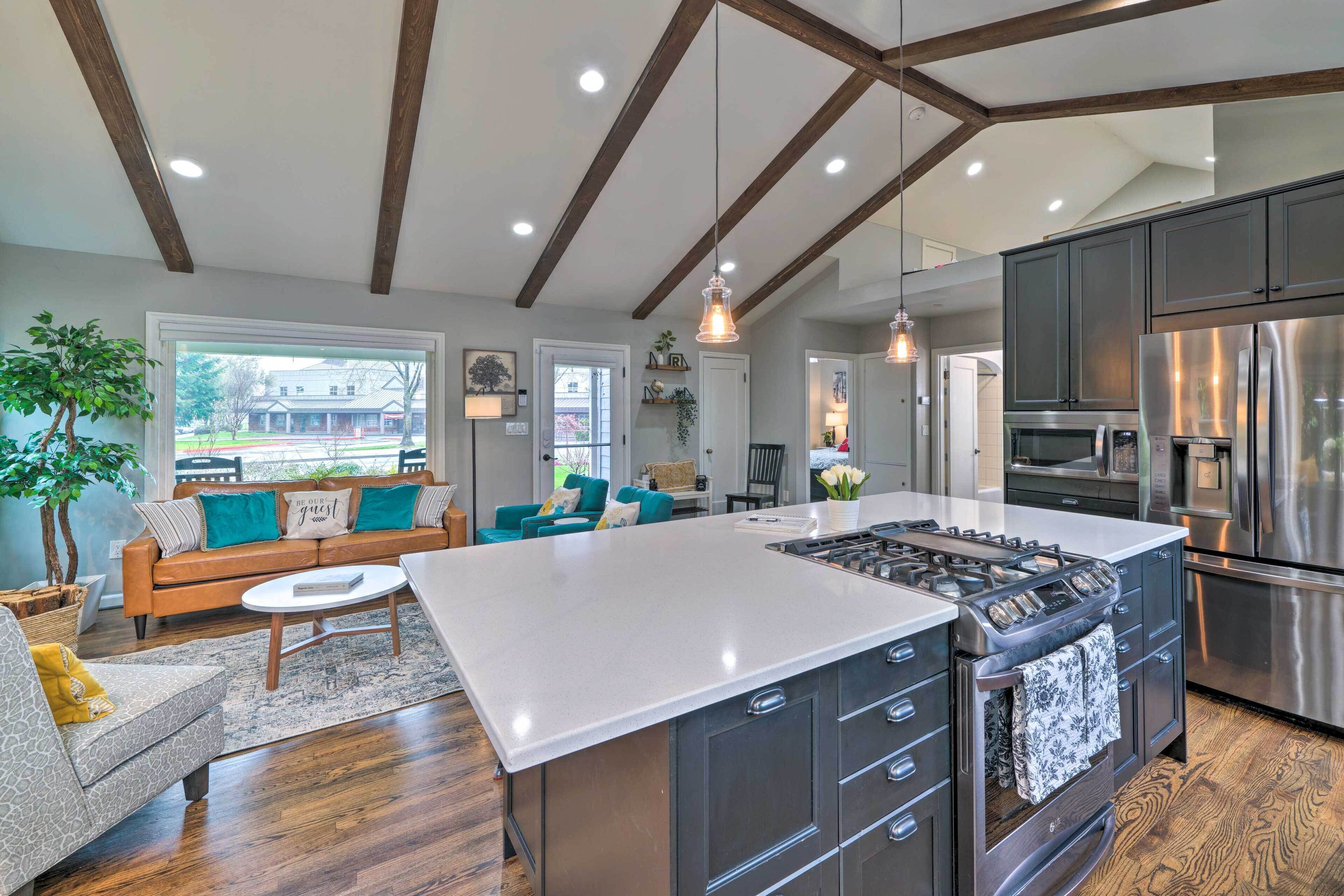 Chic Vancouver Cottage: 1 Mile to Main Street