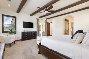 6 Schlafzimmer, hochwertige Bettwaren, Bügeleisen/Bügelbrett
