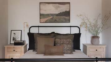 3 bedrooms, desk, free WiFi, bed sheets