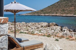 On the beach - On the beach, walking distance to restaurants & amenities (Chania)