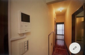 Interior - Easy access to city center and airport. This property is close to the station, tucked away in a quiet residential area. (葛飾区 堀切)