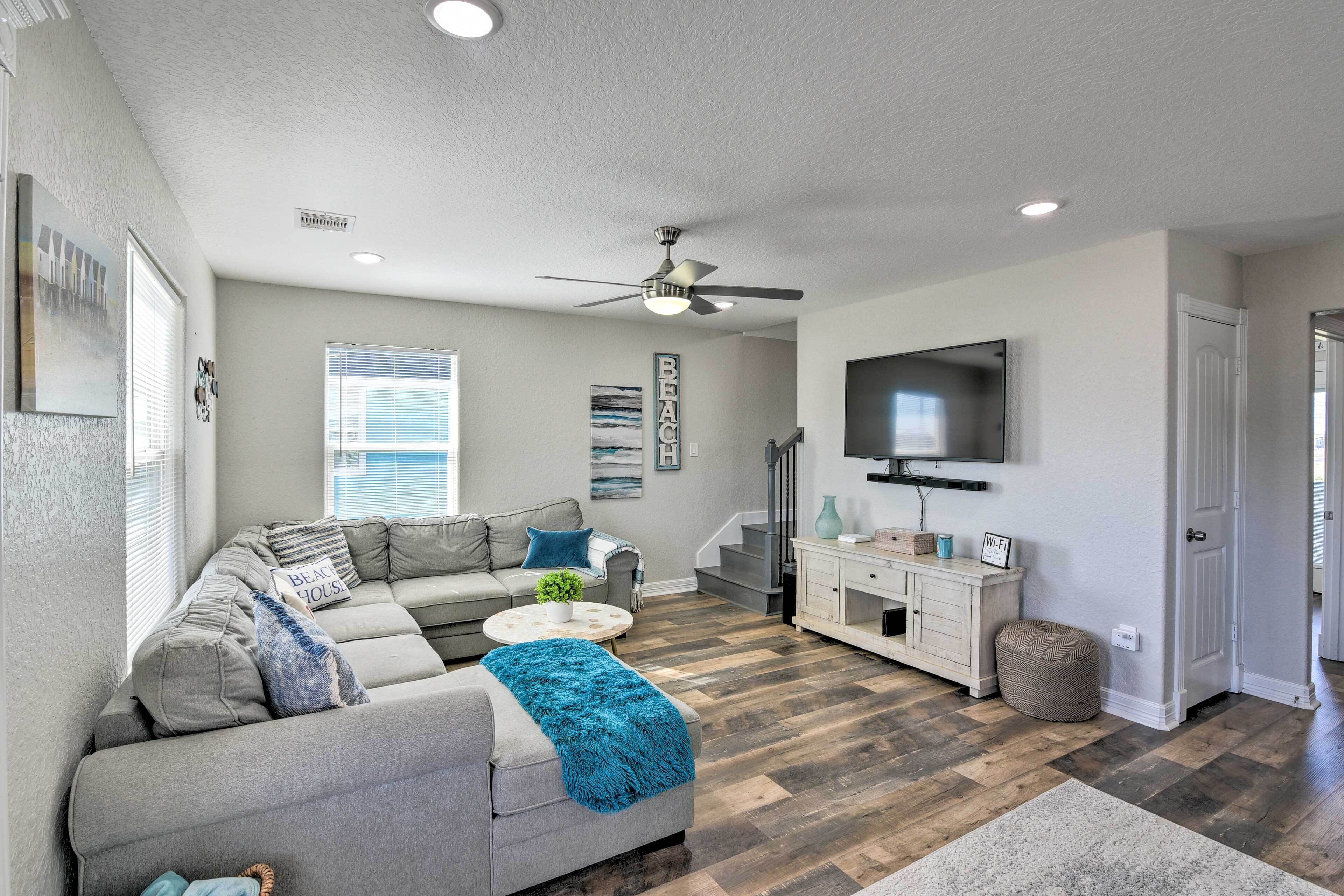 Sun-Soaked Texas Getaway w/ Multiple Decks!