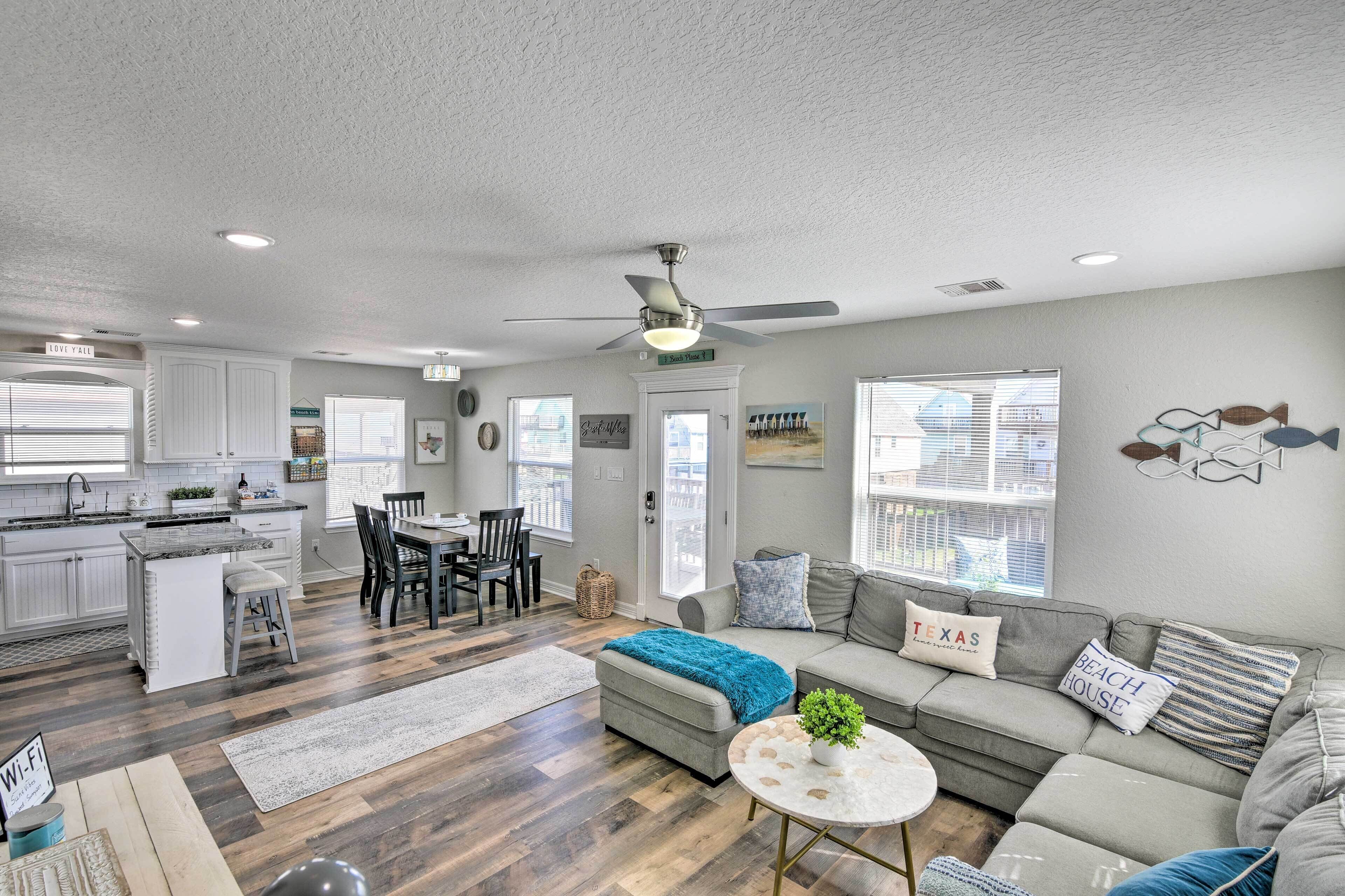 Sun-Soaked Texas Getaway w/ Multiple Decks!