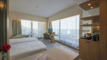 Literie hypoallergénique, minibar, bureau, chambres insonorisées