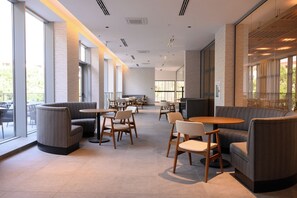 2 restaurants; breakfast, lunch, and dinner served