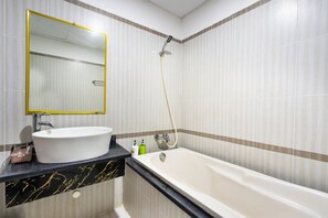 Superior Double Room | Bathroom
