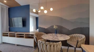 Studio | In-room dining