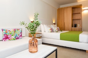 In-room safe, free WiFi, bed sheets - Airis Boutique & Suites (Chania)