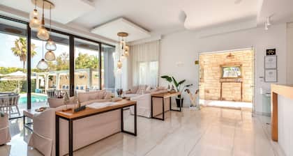 Airis Boutique & Suites