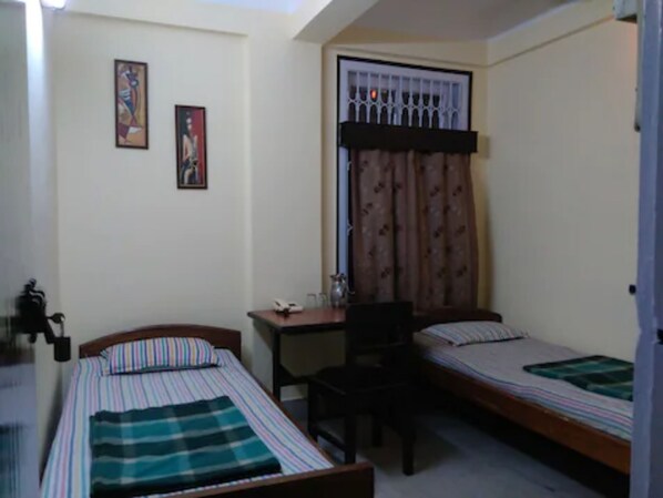 Free WiFi, bed sheets