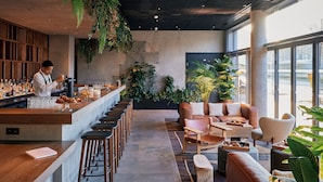 Bar (on property) - Le Bellune (Paris)