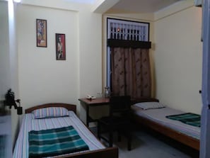 Free WiFi, bed sheets