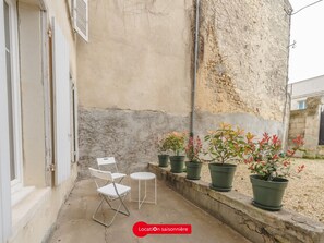Terrace/patio - Historic Center T2 Apartment for 2 with Outdoor Space near Vieux Port (La Rochelle)