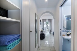 Shower, bidet - 1 Bedroom Private vacation home in Forio (Forio)