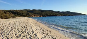 Beach nearby - Mini villa with small sea view, heated pool Serra di Ferro (Serra-di-Ferro)