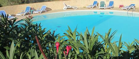 Piscine extérieure, piscine chauffée