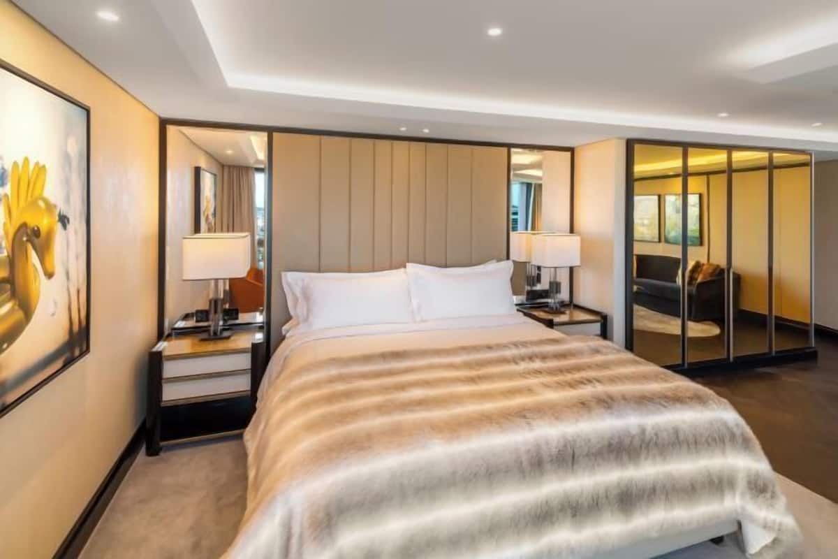 1 bedroom, premium bedding, pillowtop beds, in-room safe