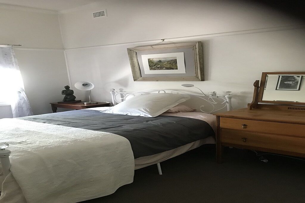 Family home close to city, waterfront and public transport