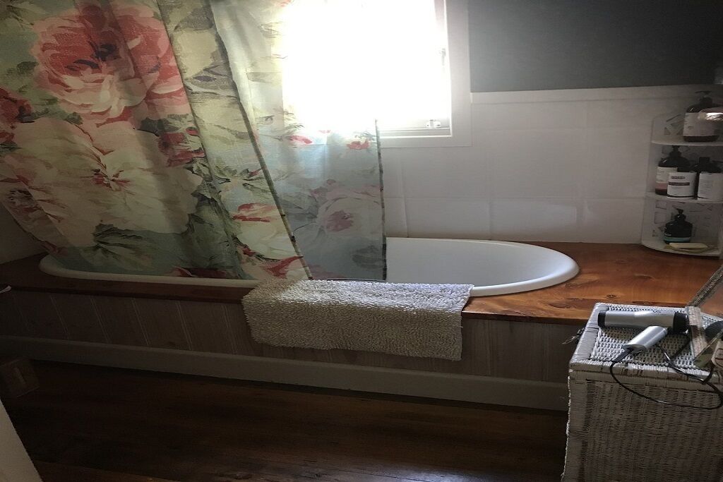 Family home close to city, waterfront and public transport