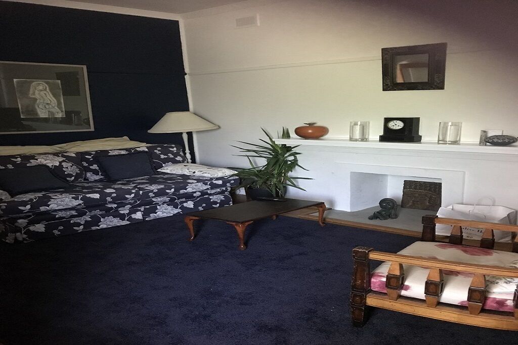 Family home close to city, waterfront and public transport