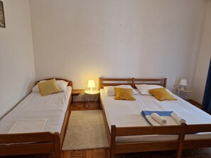 2 bedrooms, WiFi, bed sheets