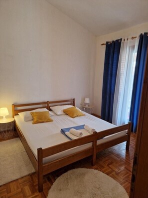 2 bedrooms, WiFi, bed sheets - Two bedrooms apartment Pikolo (Sv. Filip I Jakov)
