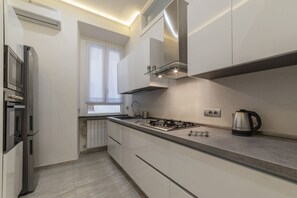 Refrigerador, microondas, horno y lavavajillas 