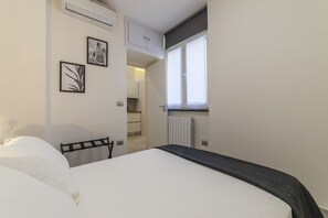 2 bedrooms, iron/ironing board, WiFi