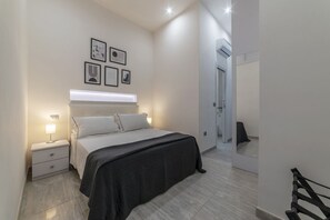 2 bedrooms, iron/ironing board, WiFi