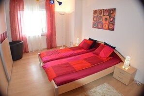2 bedrooms, iron/ironing board, WiFi, bed sheets