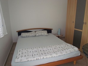 1 bedroom, WiFi, bed sheets