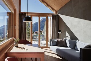 Signature House, Mountain View, Slope side | Living area | Heated floors - Pensiun Laresch (Muntogna da Schons)