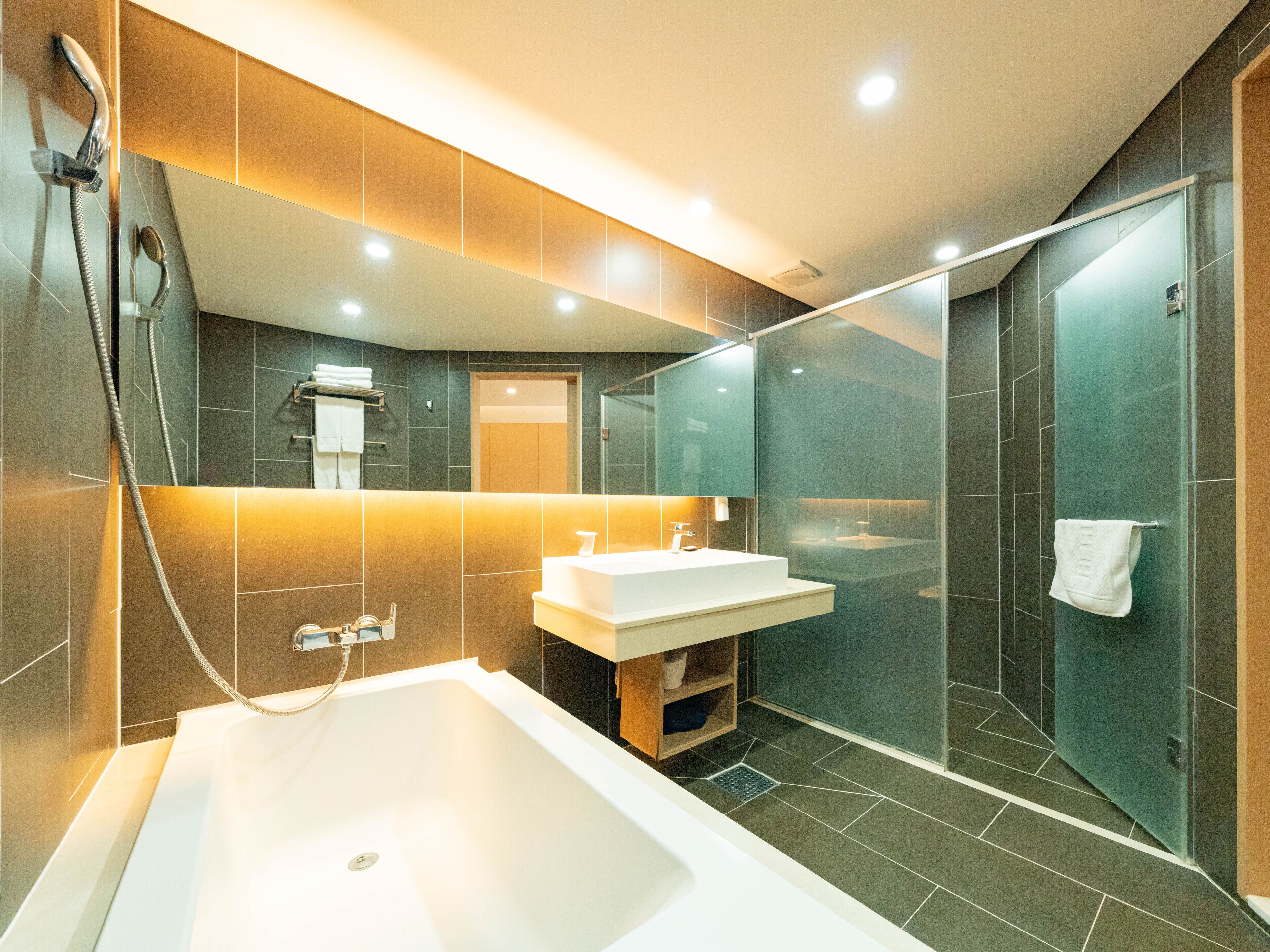 family triple room, 1 bedroom | bathroom | shower, rainfall showerhead, hair dryer, slippers