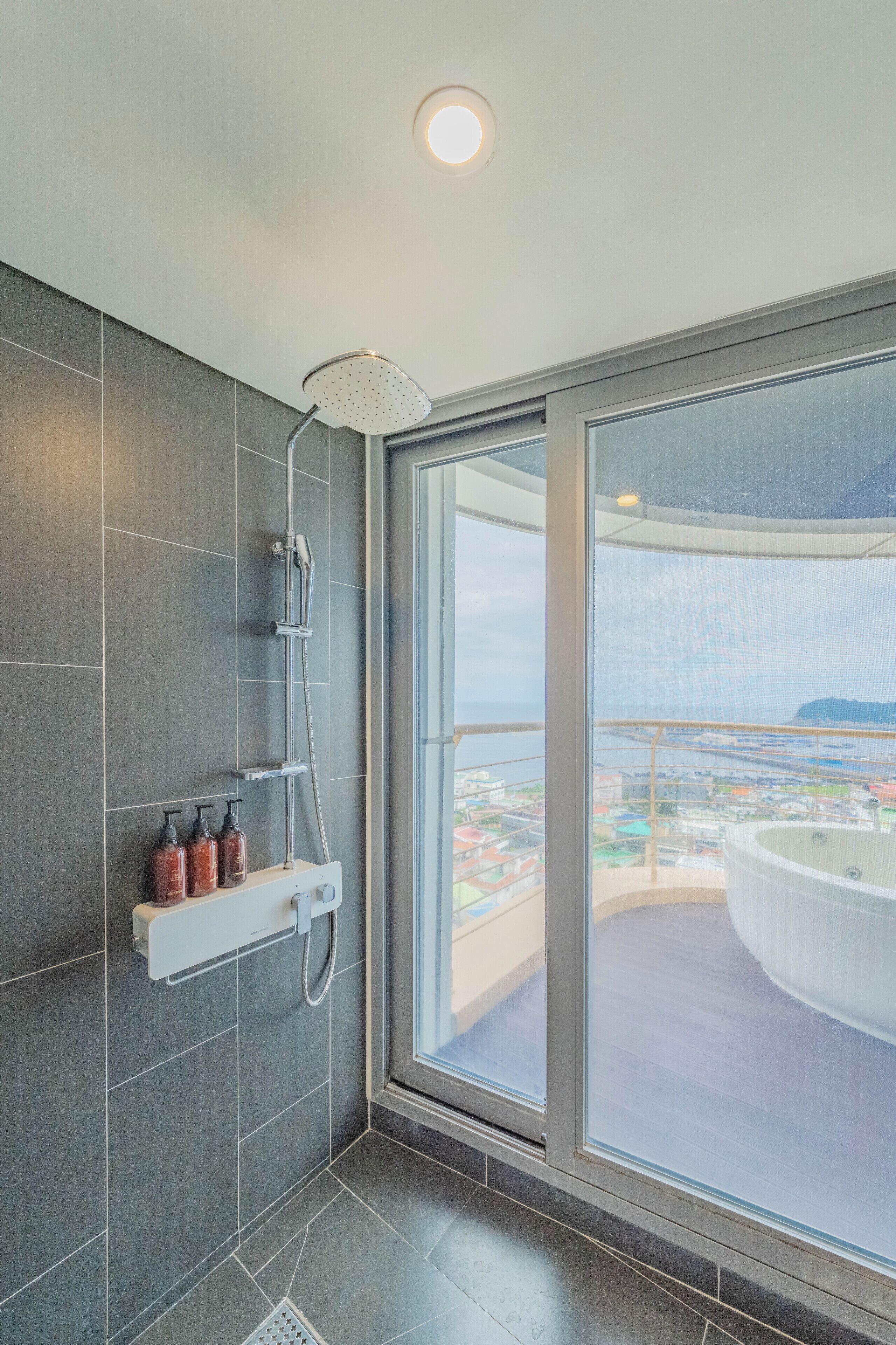 Photo - Hotel bridge Seogwipo