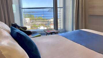 Free cots/infant beds, free WiFi, bed sheets