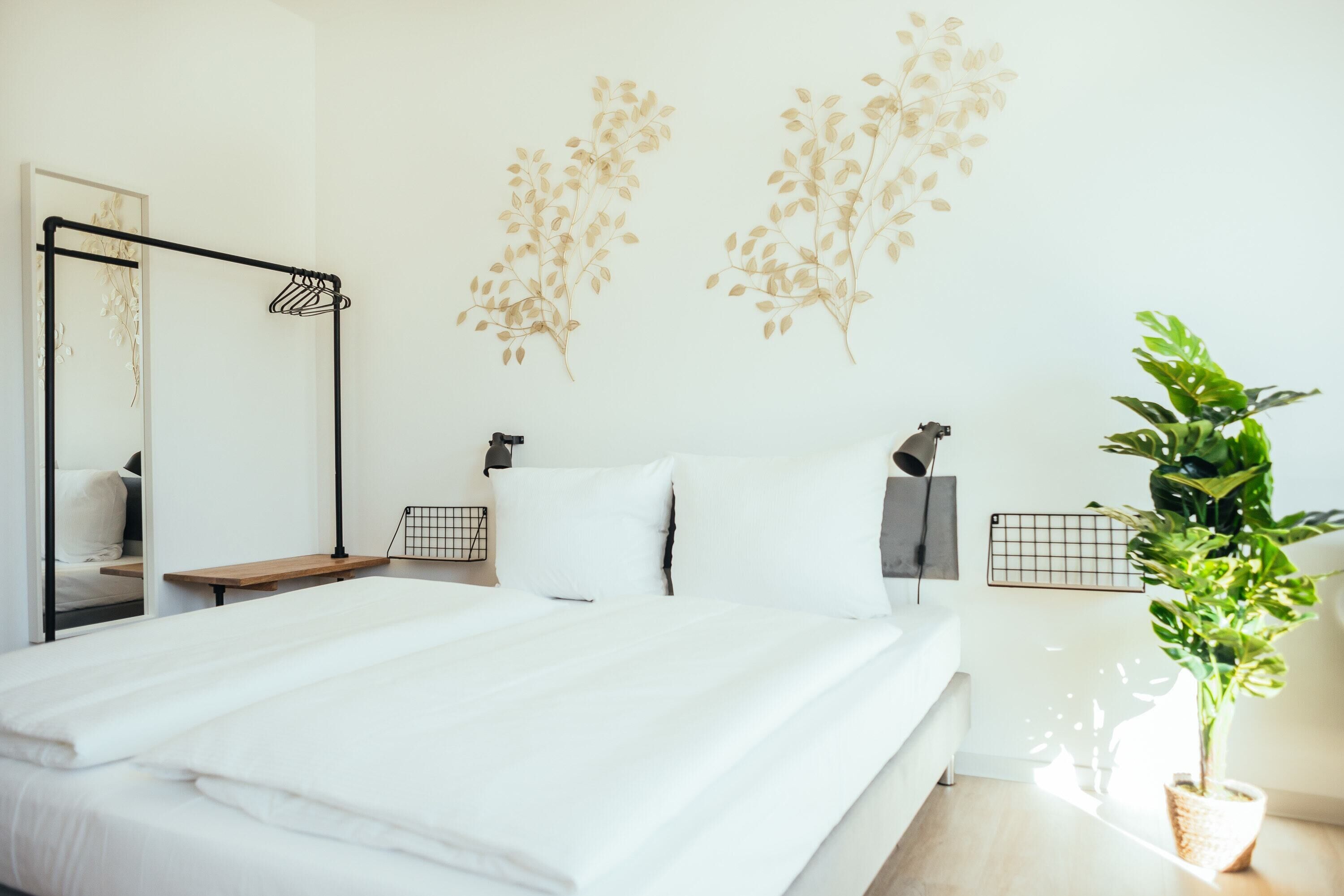 1 dormitorio, tabla de planchar con plancha, wifi y ropa de cama