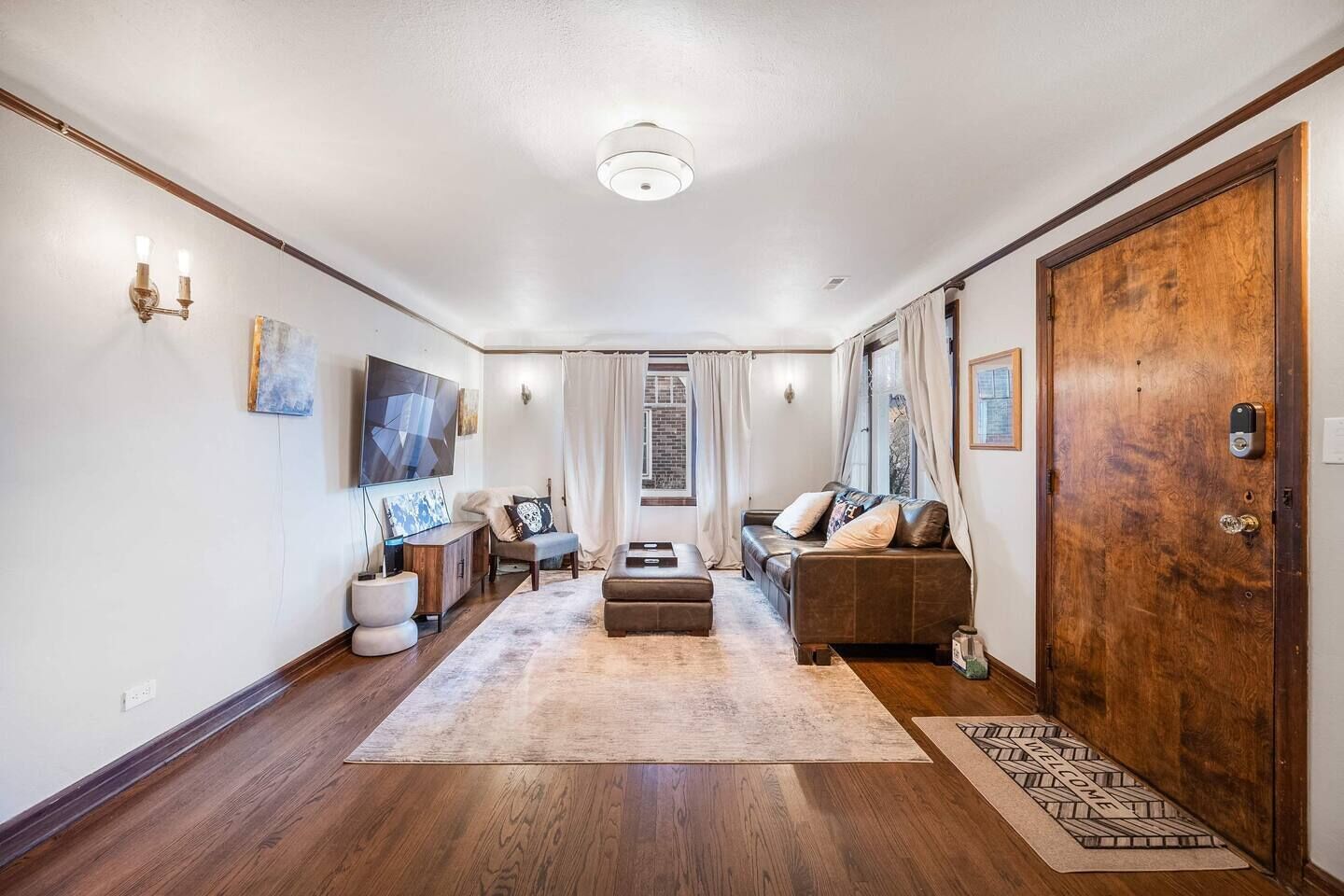 Smart TV, Netflix, streaming services, offices