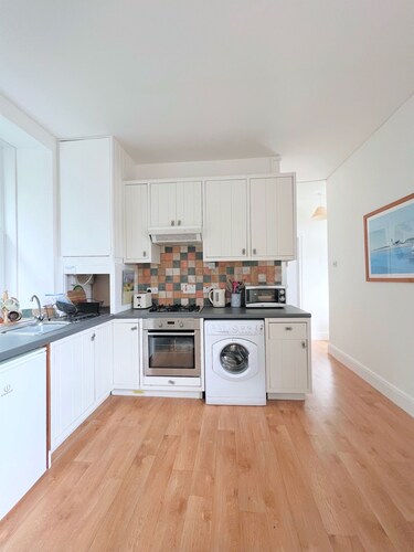 MERMAID - Lovely seaside apartment 2 minutes from the beach, with parking